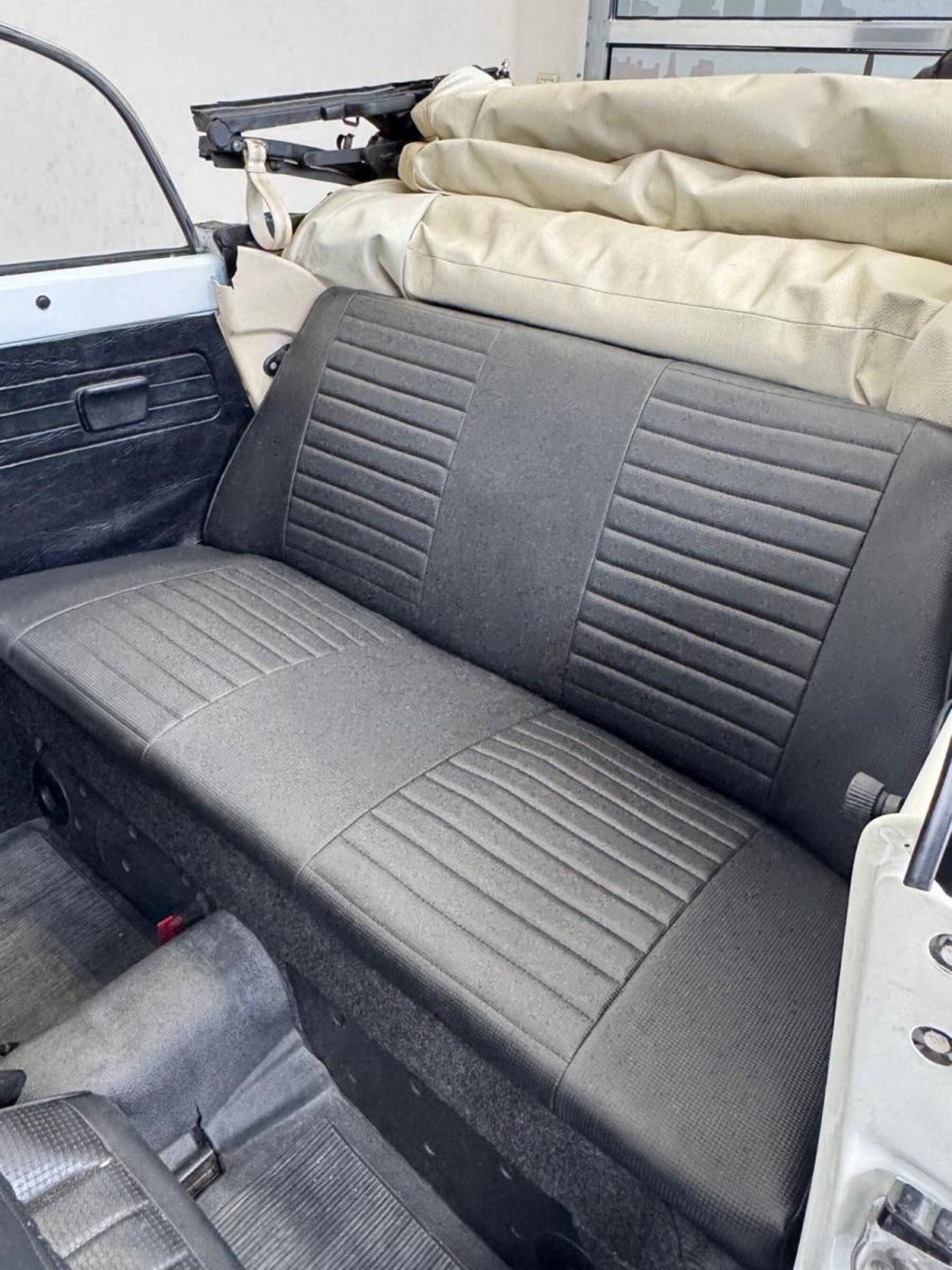 Volkswagen Maggiolino Cabrio 1.2 TSI Design (13)