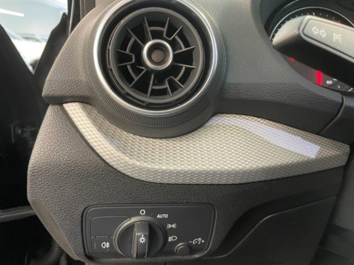 Audi Q2 Q2 30 TDI (13)