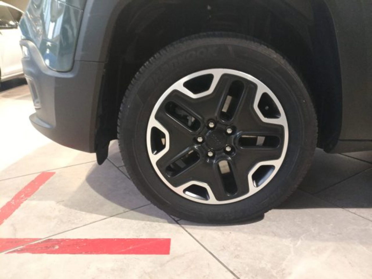 Jeep Renegade 2.0 Mjt 140CV 4WD Active Drive Longitude (16)