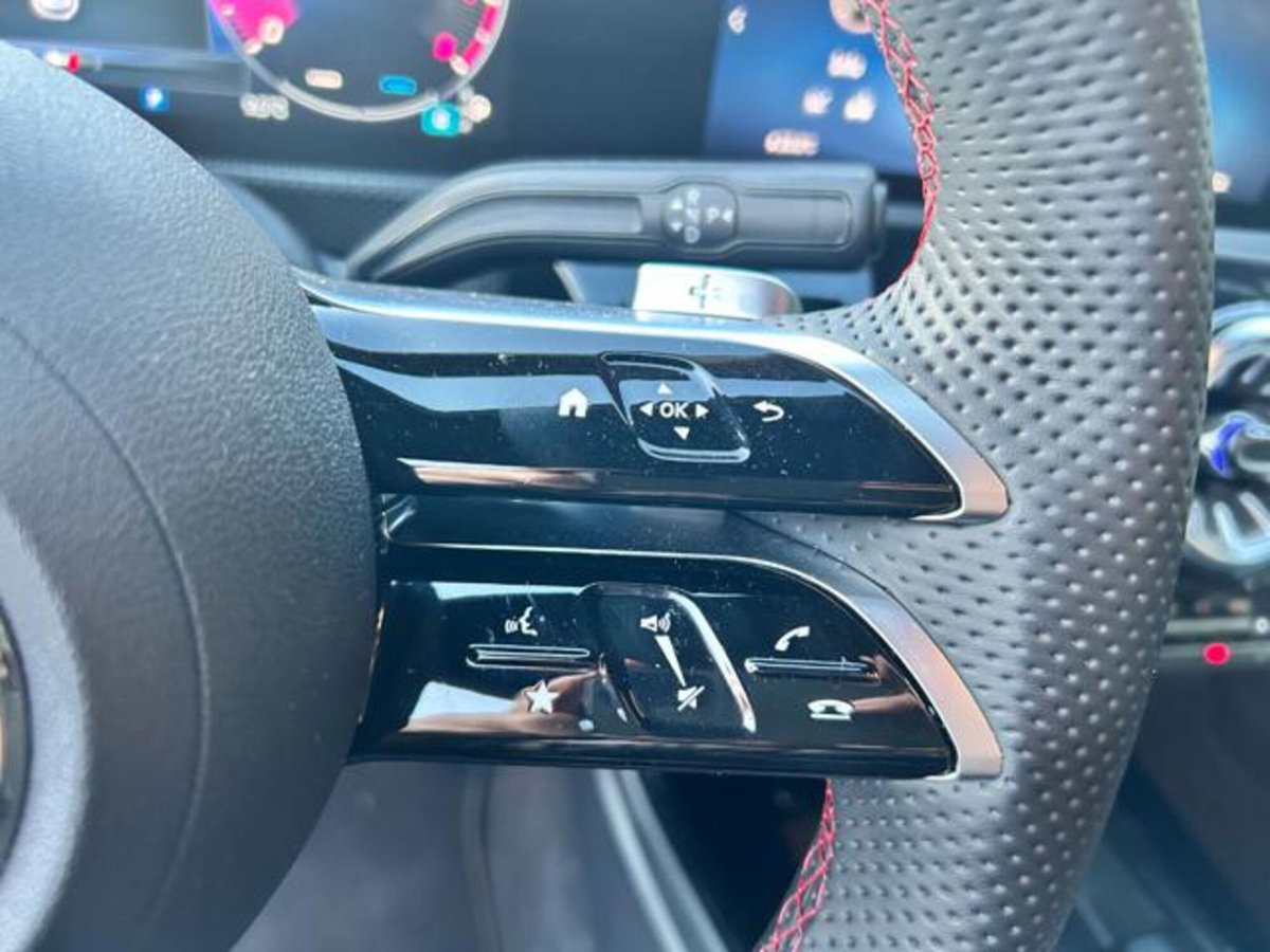 Mercedes-Benz Classe A 200 AMG Line Premium Plus auto (16)