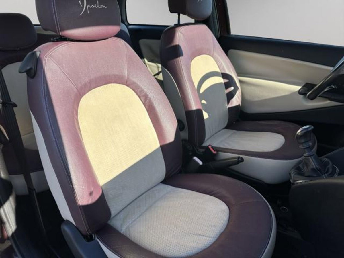 Lancia Ypsilon 1.4 Argento Ecochic GPL (13)