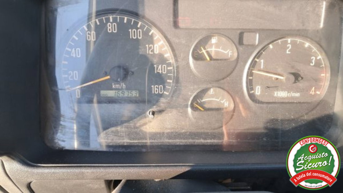 Isuzu NPR/NKR 1a serie NPR 65 3.9 TD PL Telaio Cabinato (4)