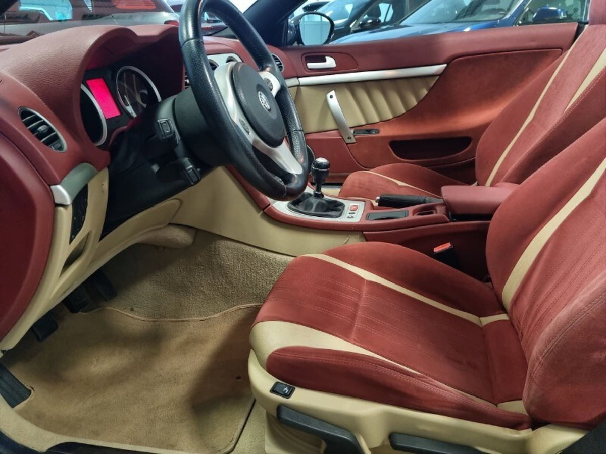 Alfa Romeo Spider 2.4 JTDm Exclusive (13)