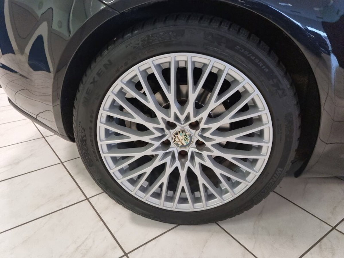 Alfa Romeo Spider 2.4 JTDm Exclusive (15)