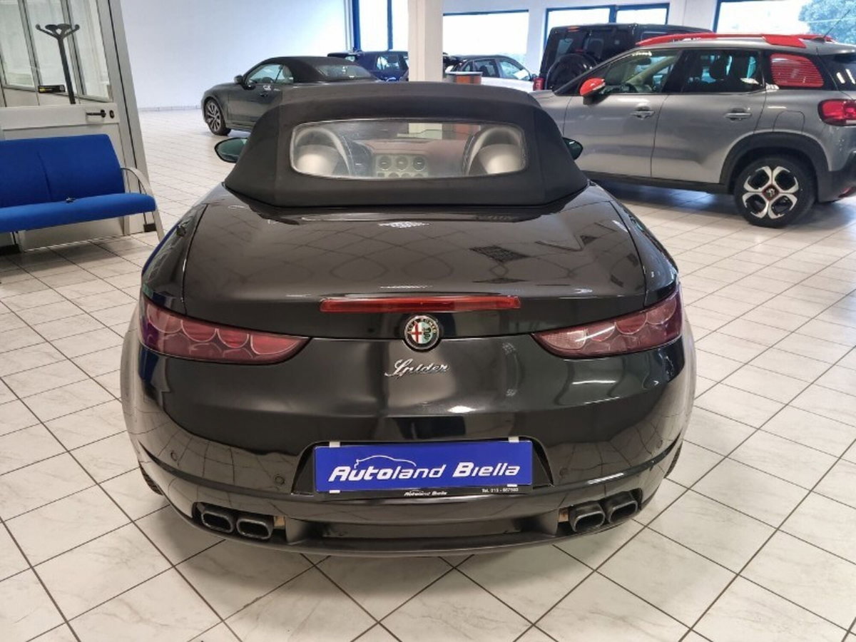 Alfa Romeo Spider 2.4 JTDm Exclusive (5)