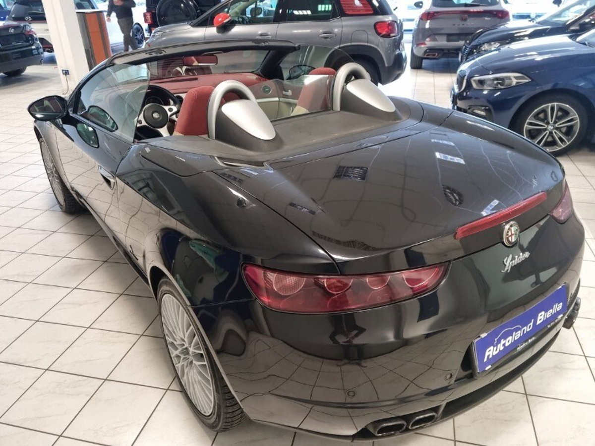Alfa Romeo Spider 2.4 JTDm Exclusive (7)