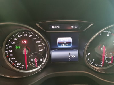Mercedes-Benz CLA Shooting Brake 180 Business (14)
