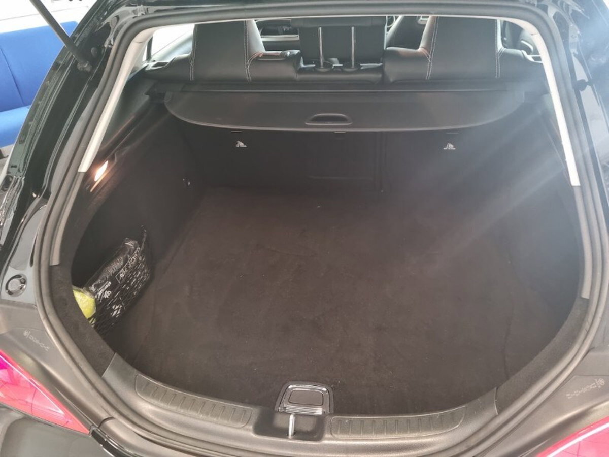 Mercedes-Benz CLA Shooting Brake 180 Business (18)