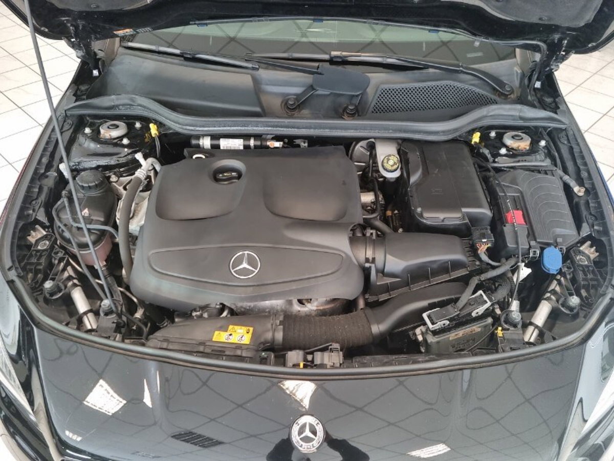 Mercedes-Benz CLA Shooting Brake 180 Business (19)