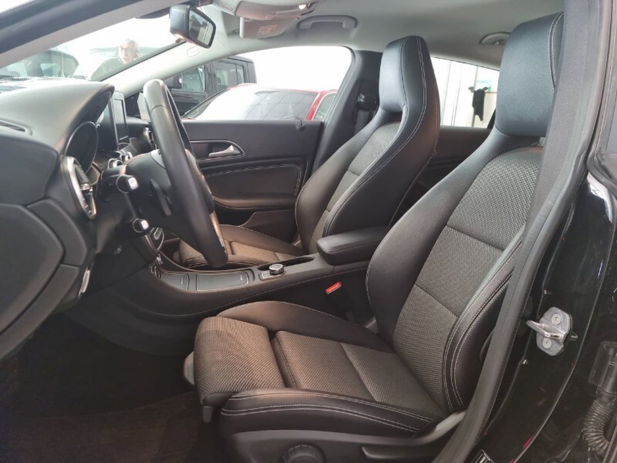 Mercedes-Benz CLA Shooting Brake 180 Business (5)