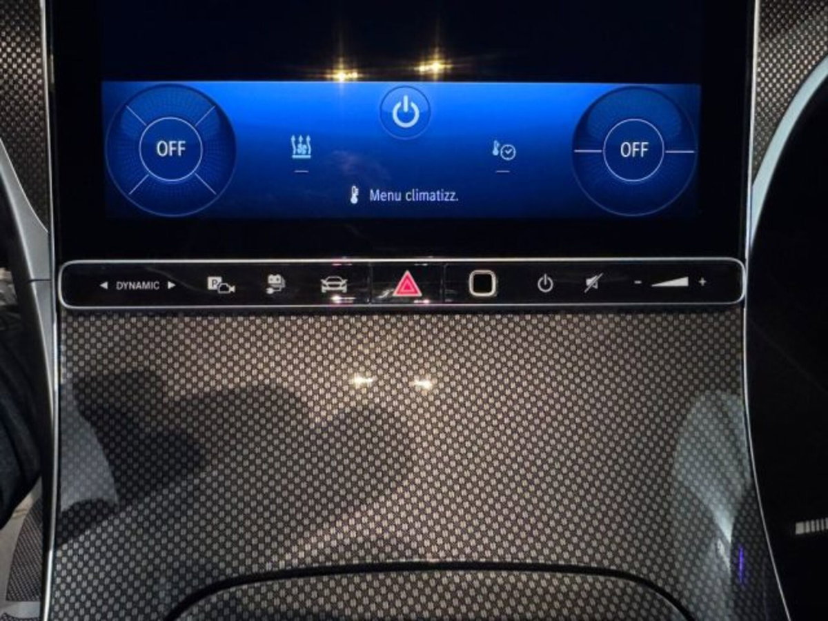 Mercedes-Benz GLC 220 d 4Matic Mild Hybrid AMG Premium Plus (16)