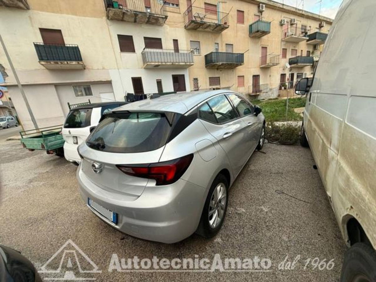 Opel Astra 1.2 Turbo 110 CV S&S 5 porte Business Elegance (2)