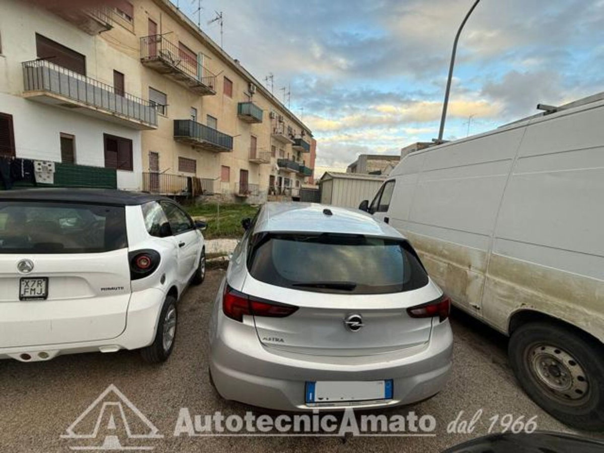 Opel Astra 1.2 Turbo 110 CV S&S 5 porte Business Elegance (3)