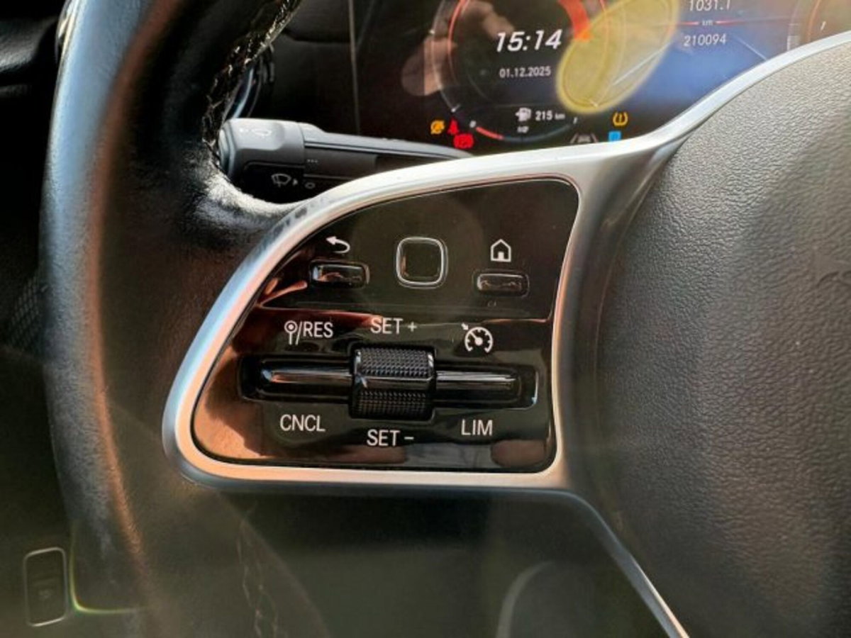 Mercedes-Benz Classe A Sedan 180 d 4p. Executive (12)