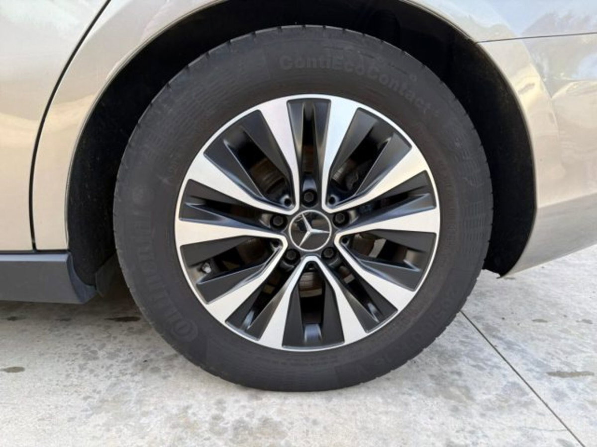Mercedes-Benz Classe A Sedan 180 d 4p. Executive (18)