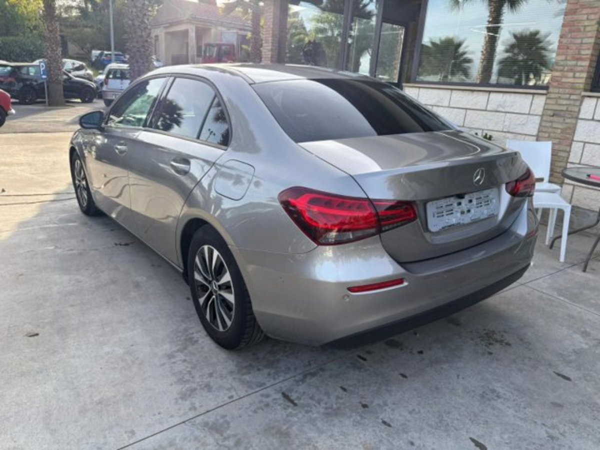 Mercedes-Benz Classe A Sedan 180 d 4p. Executive (4)