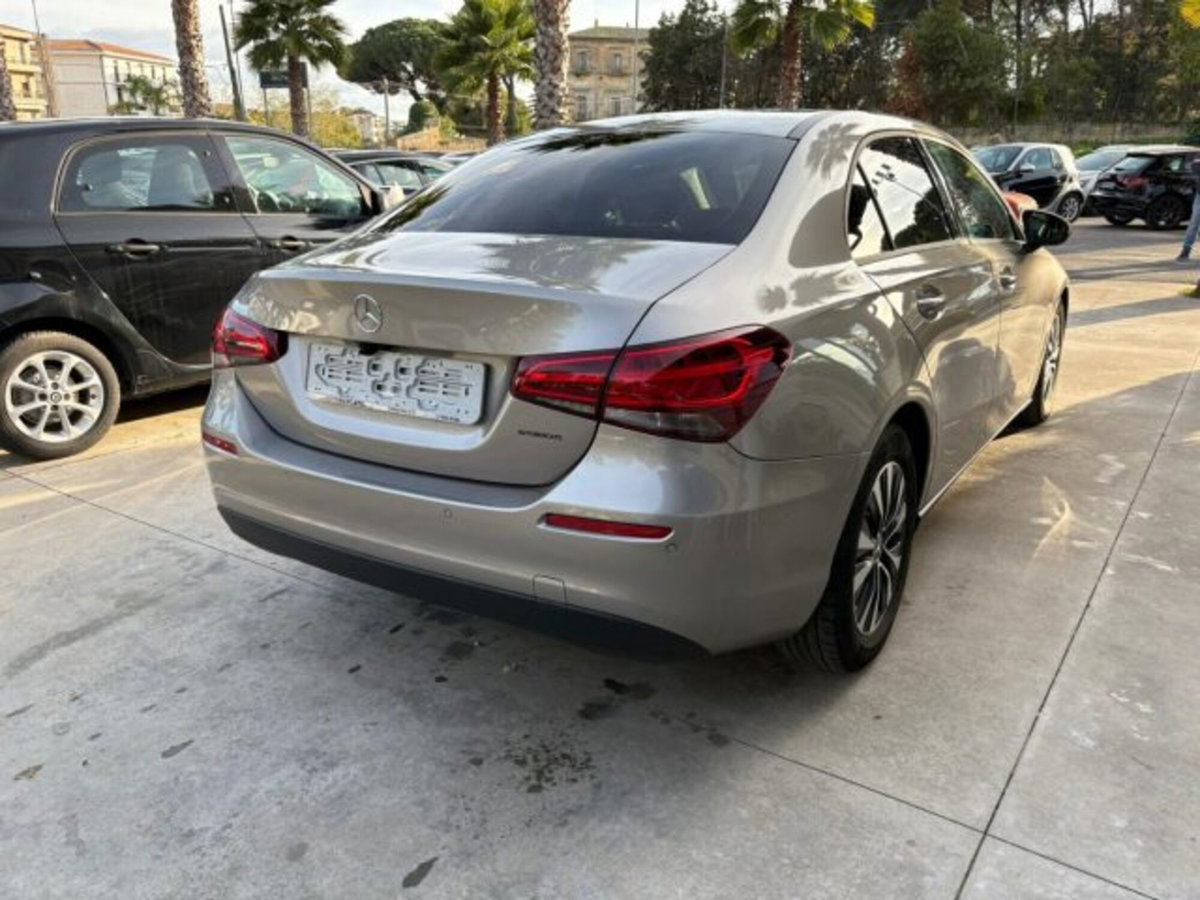 Mercedes-Benz Classe A Sedan 180 d 4p. Executive (6)