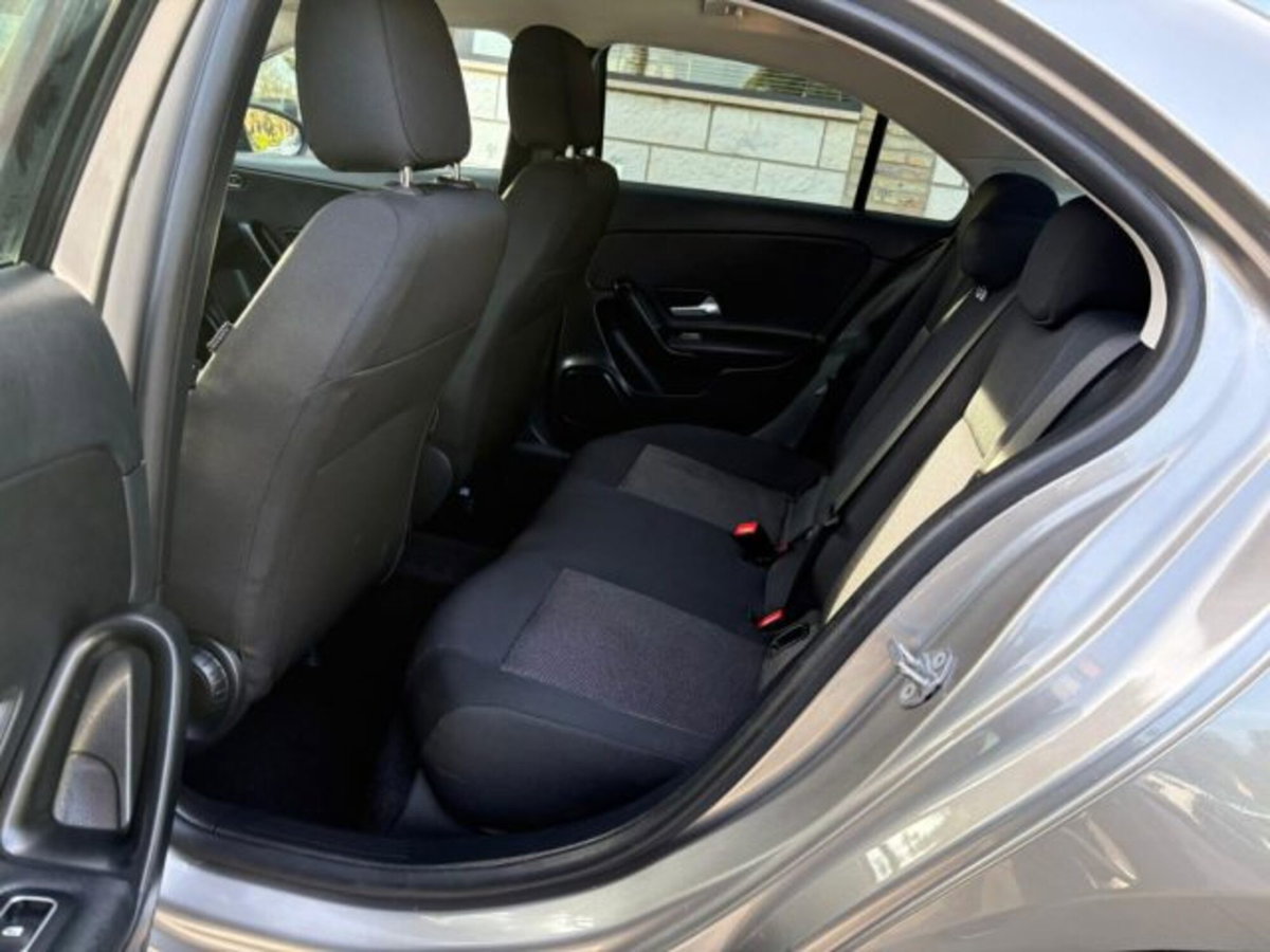 Mercedes-Benz Classe A Sedan 180 d 4p. Executive (8)