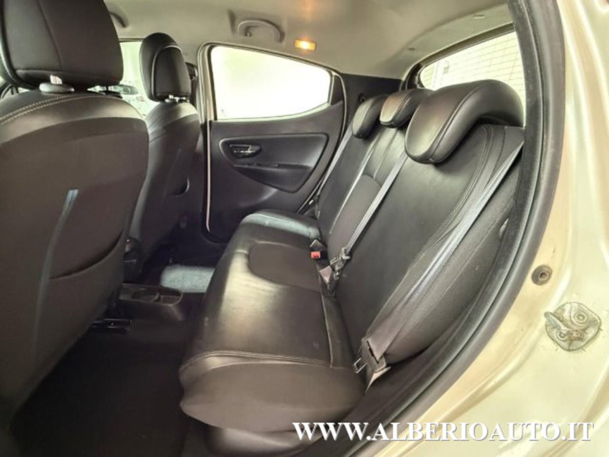 Lancia Ypsilon 1.2 69 CV 5 porte Platinum (10)