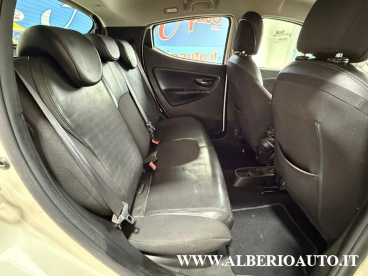 Lancia Ypsilon 1.2 69 CV 5 porte Platinum (9)