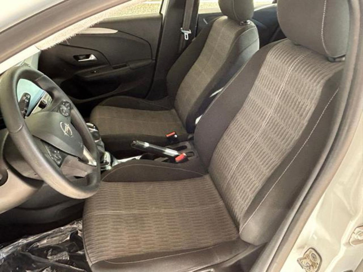 Opel Corsa 1.2 Edition (5)