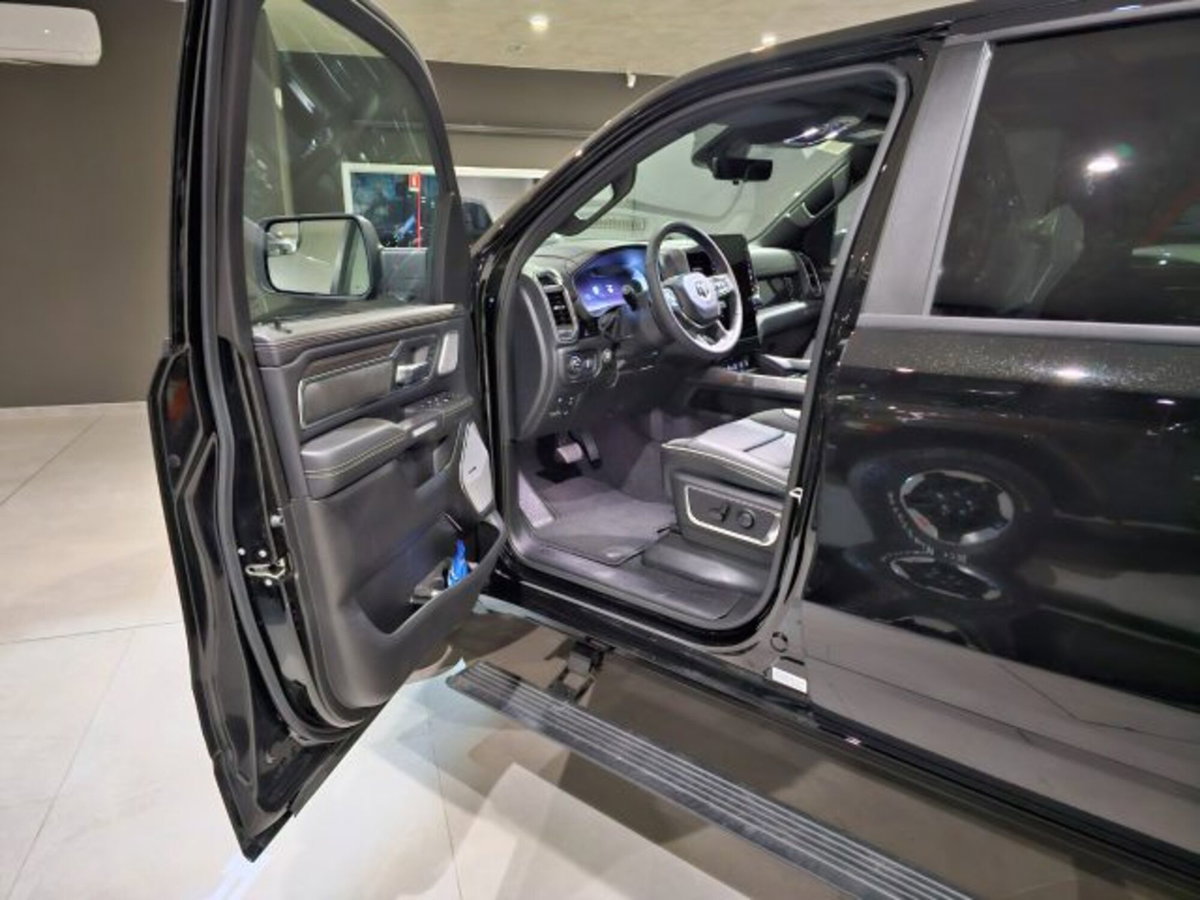 Ram Ram Pick-up Ram 1500 3.0 Quad Cab Laramie Night Edition Premium 420cv at8 (9)