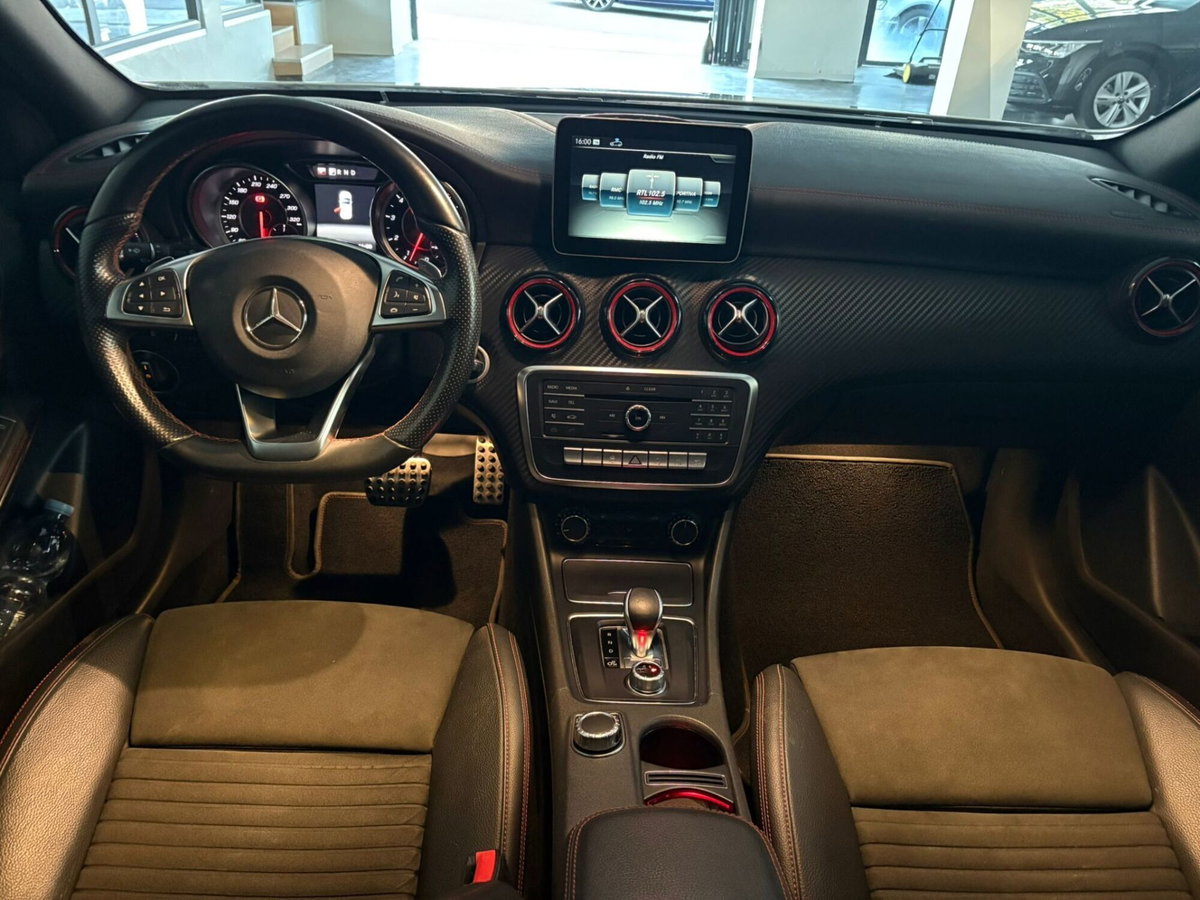 Mercedes-Benz Classe A 45 AMG 4Matic Automatic (8)