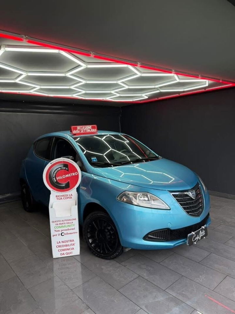 Lancia Ypsilon 0.9 TwinAir 85 CV 5 porte Metano Ecochic Elefantino