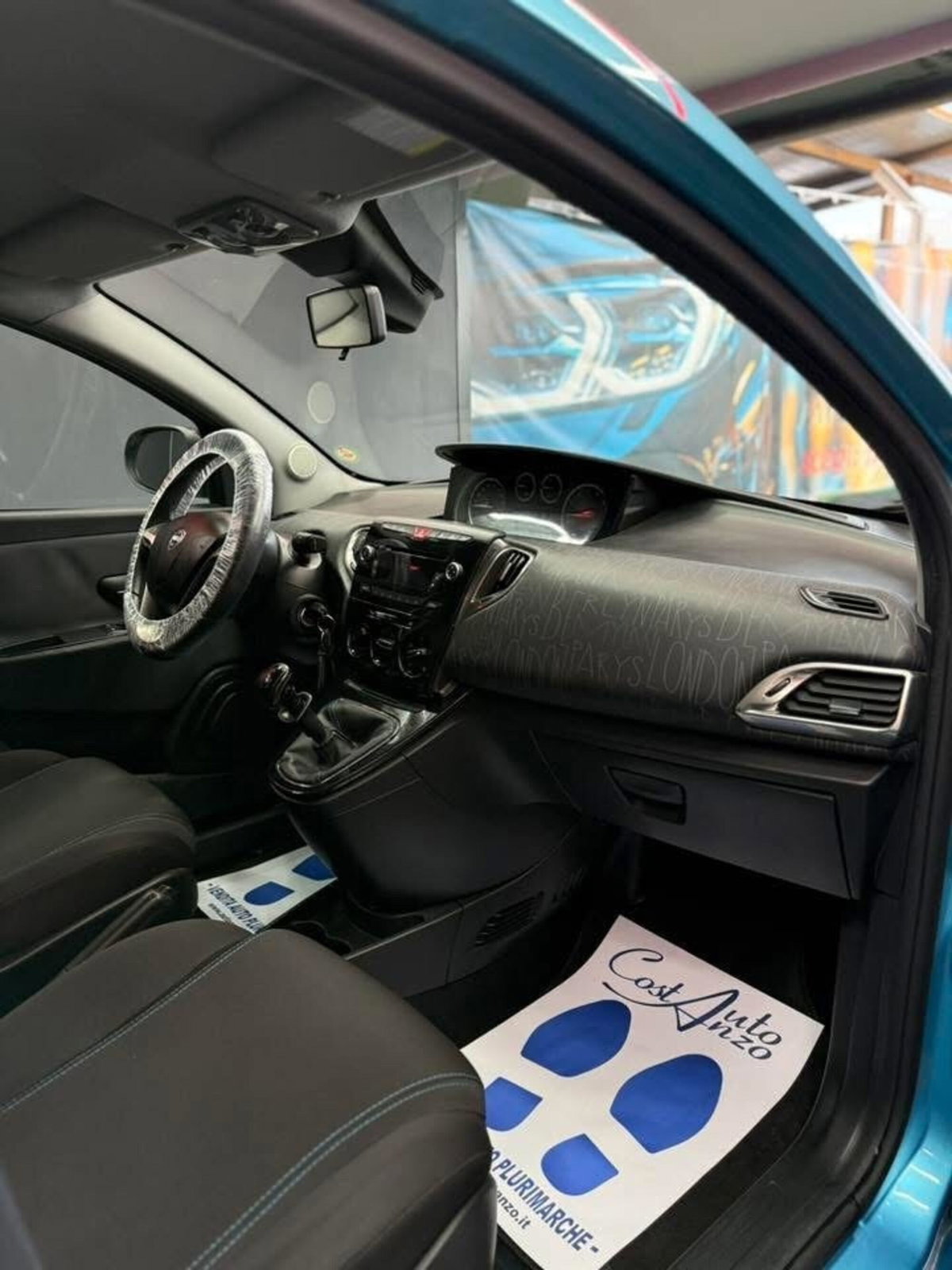 Lancia Ypsilon 0.9 TwinAir 85 CV 5 porte Metano Ecochic Elefantino (10)