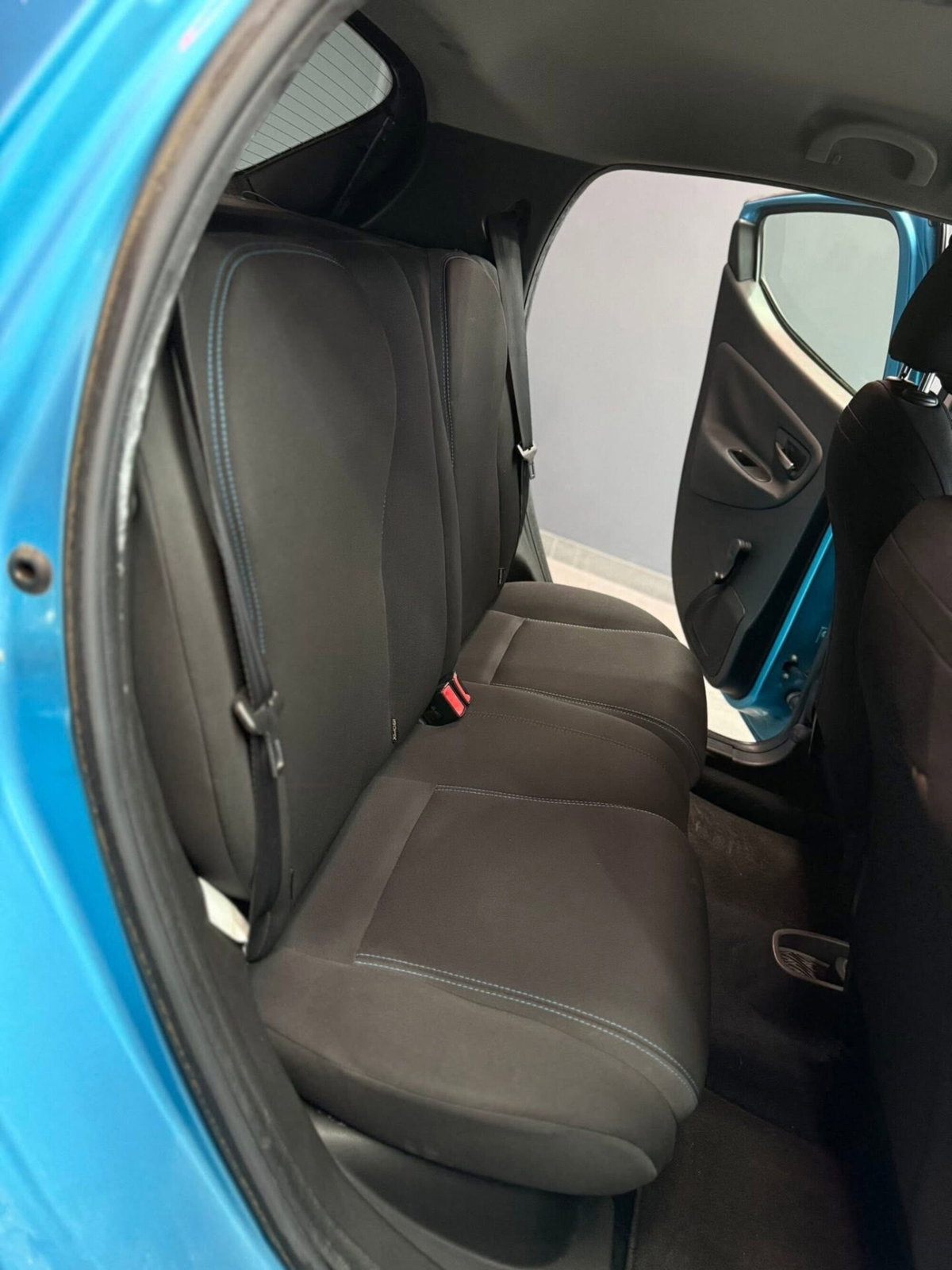 Lancia Ypsilon 0.9 TwinAir 85 CV 5 porte Metano Ecochic Elefantino (15)