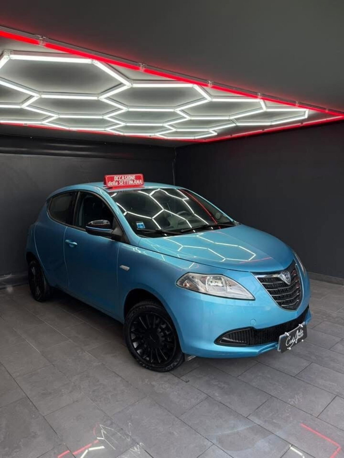 Lancia Ypsilon 0.9 TwinAir 85 CV 5 porte Metano Ecochic Elefantino (2)