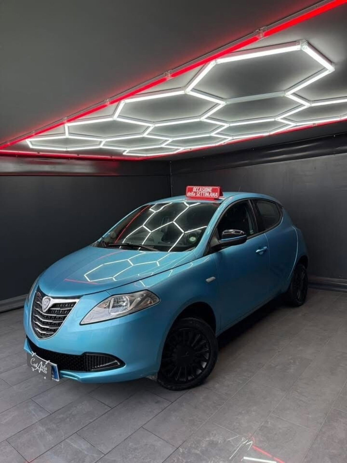 Lancia Ypsilon 0.9 TwinAir 85 CV 5 porte Metano Ecochic Elefantino (4)