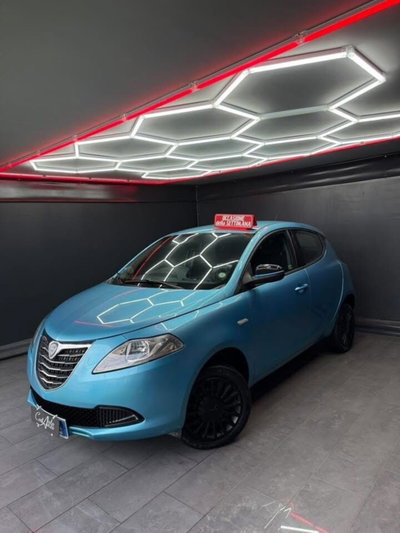 Lancia Ypsilon 0.9 TwinAir 85 CV 5 porte Metano Ecochic Elefantino (4)