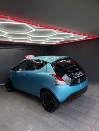 Lancia Ypsilon 0.9 TwinAir 85 CV 5 porte Metano Ecochic Elefantino (5)