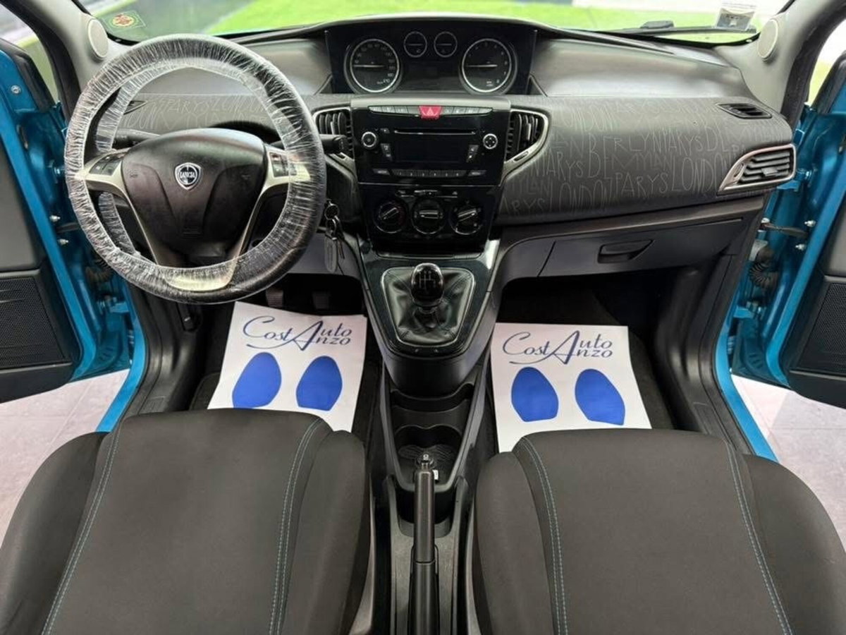 Lancia Ypsilon 0.9 TwinAir 85 CV 5 porte Metano Ecochic Elefantino (9)