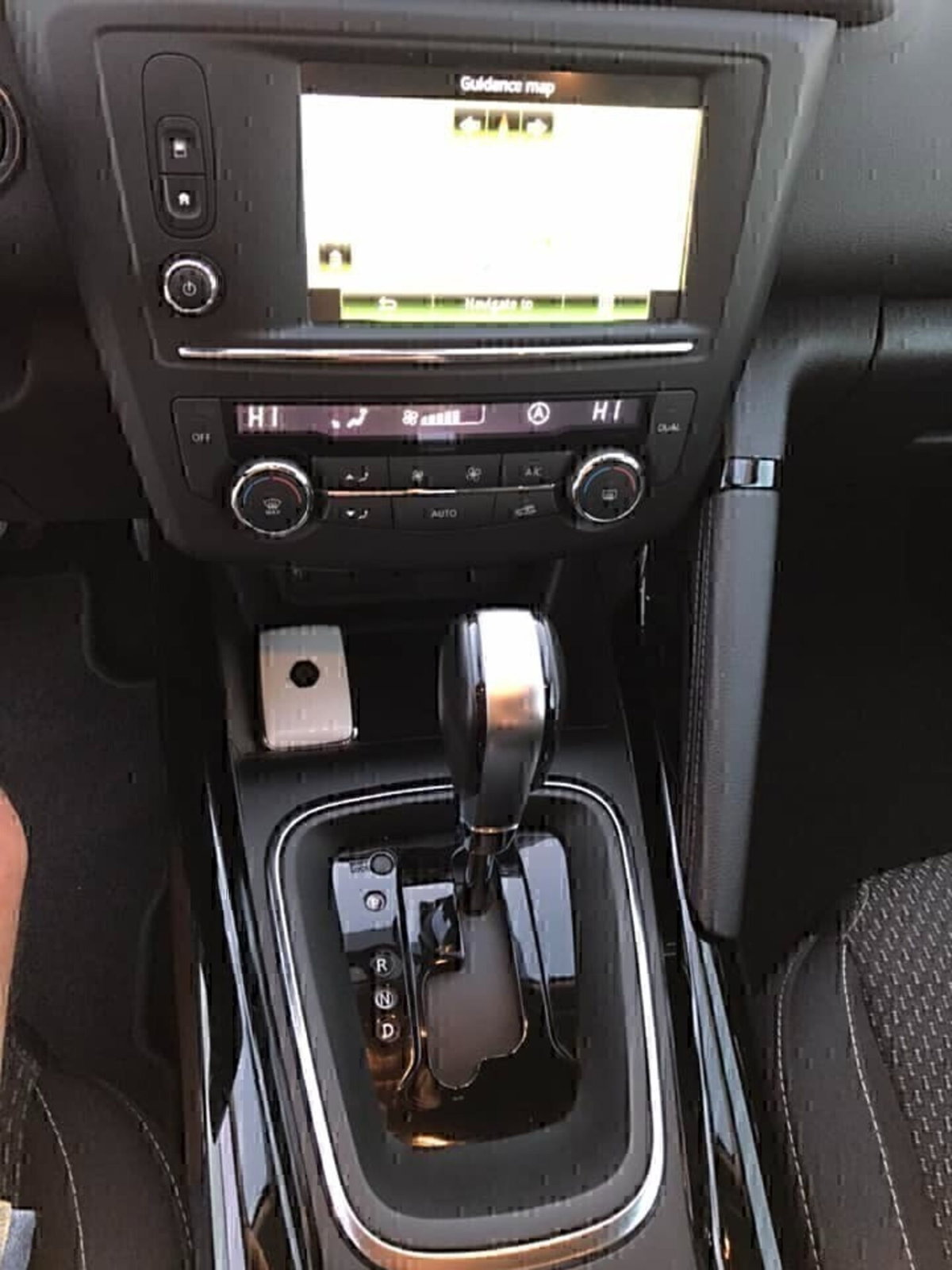 Renault Kadjar 8V 110CV EDC Energy Zen (11)