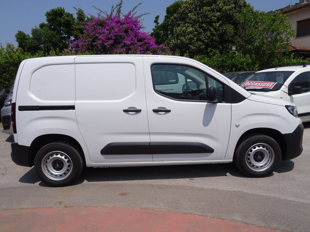 Opel Combo Furgone Cargo 1.5 Diesel 100CV S&S PC 1000kg Edition (11)