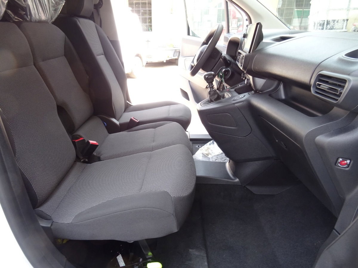Opel Combo Furgone Cargo 1.5 Diesel 100CV S&S PC 1000kg Edition (14)