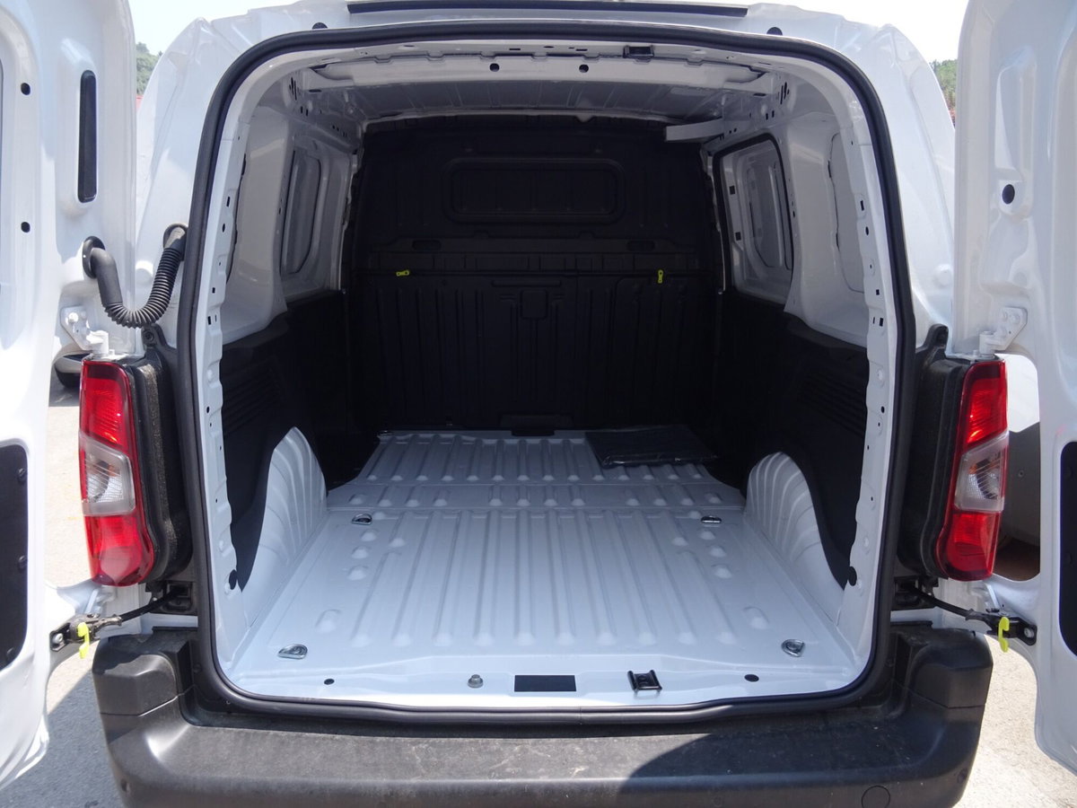 Opel Combo Furgone Cargo 1.5 Diesel 100CV S&S PC 1000kg Edition (9)