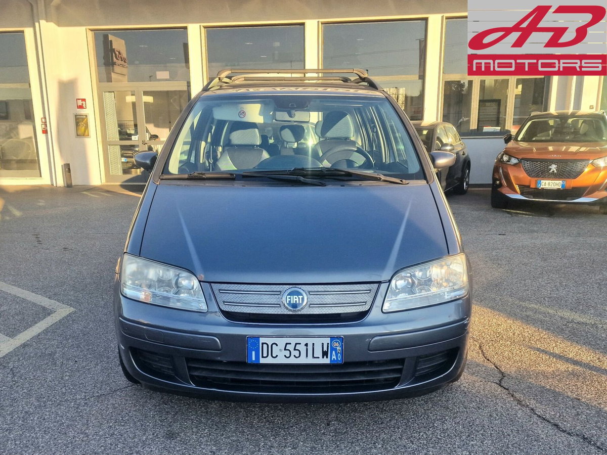 Fiat Idea 1.4 16V Emotion (2)
