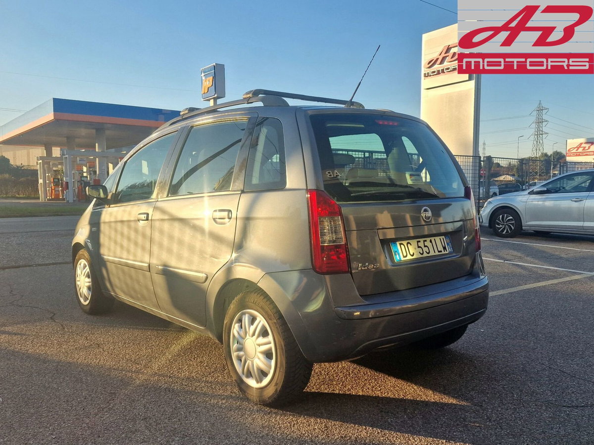 Fiat Idea 1.4 16V Emotion (7)