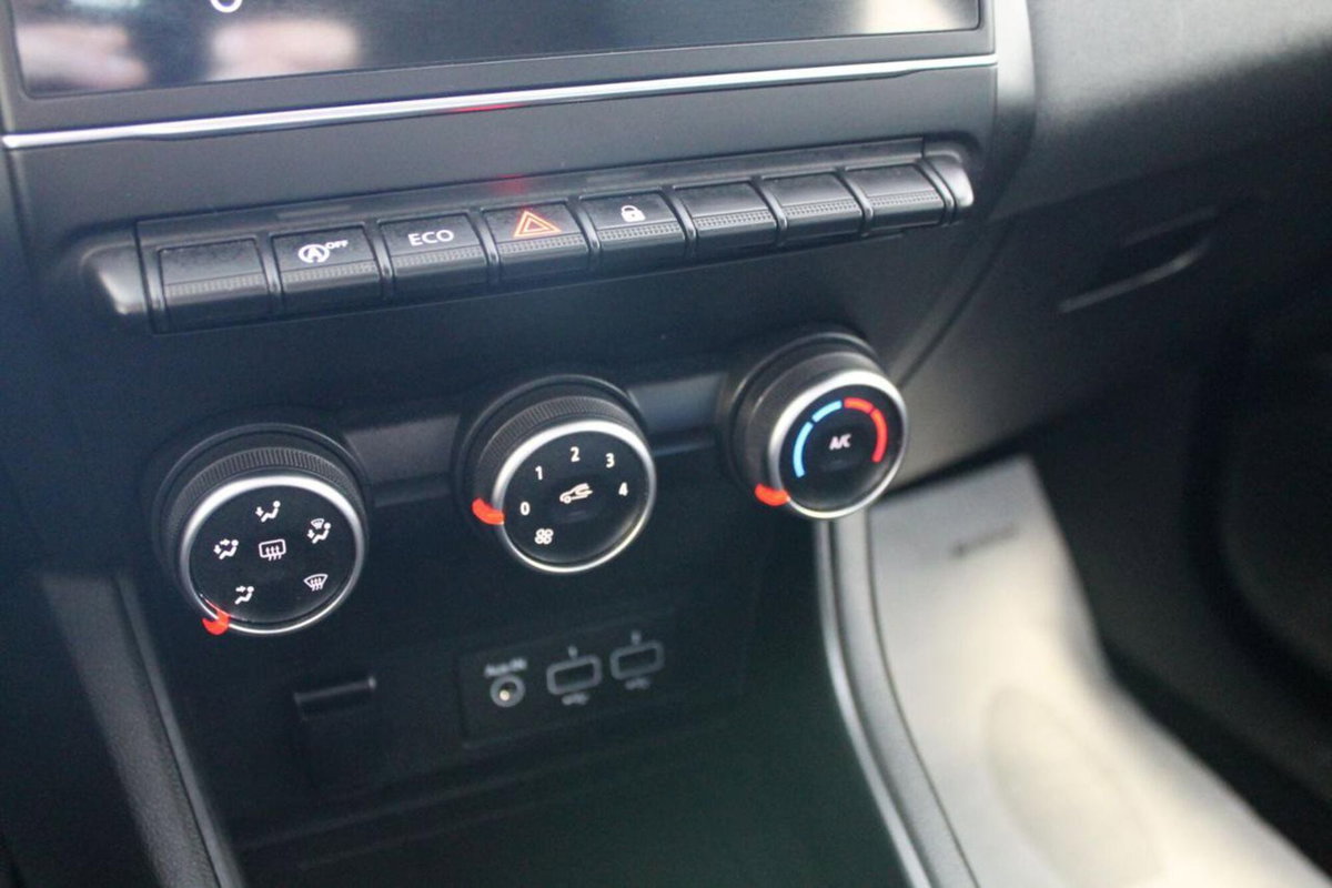 Renault Captur Blue dCi 95 CV Business (18)
