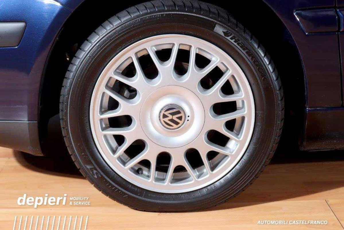Volkswagen Golf Cabrio 1.6 cat Trendline (11)