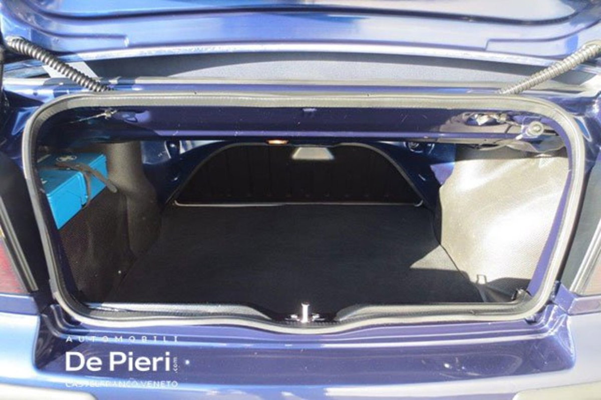 Volkswagen Golf Cabrio 1.6 cat Trendline (9)
