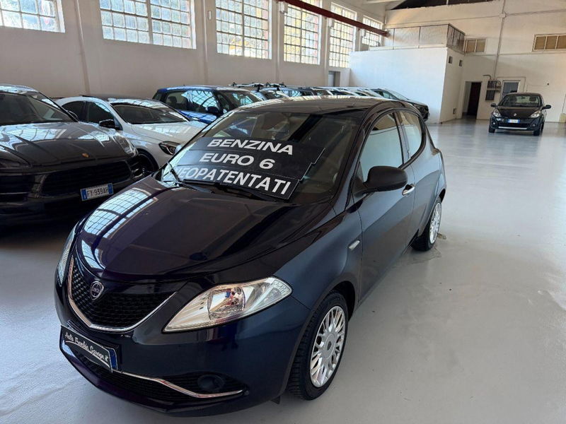 Lancia Ypsilon 1.2 69 CV 5 porte Platinum
