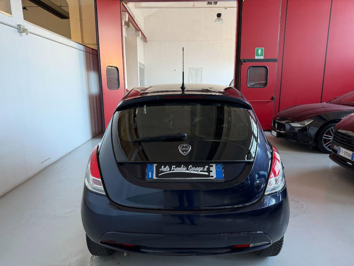 Lancia Ypsilon 1.2 69 CV 5 porte Platinum (9)