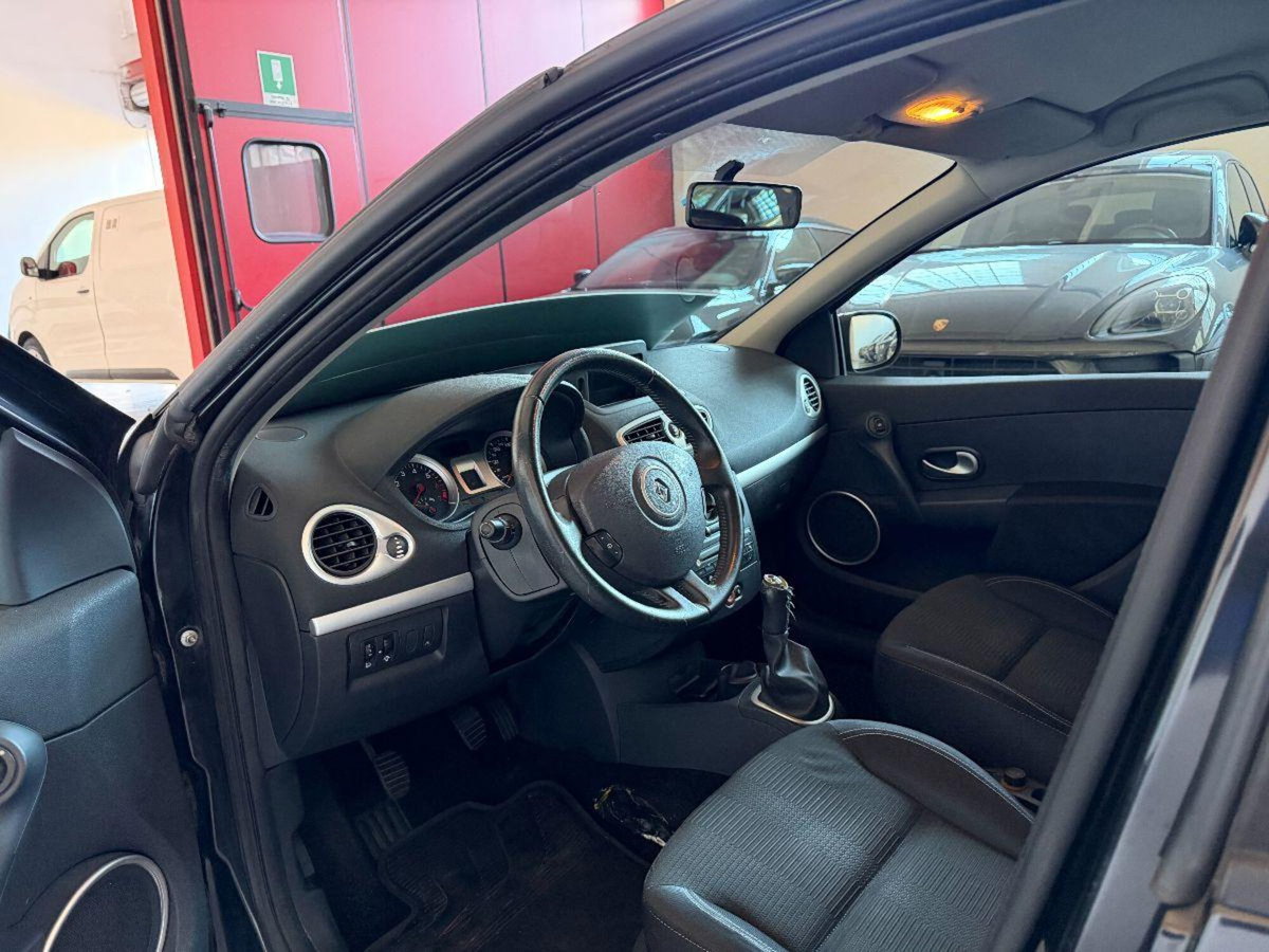 Renault Clio 1.2 16V 5 porte Dynamique (4)