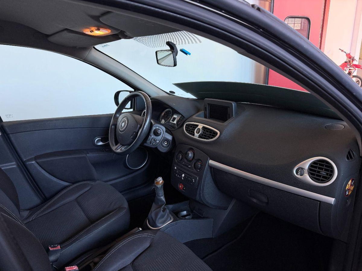 Renault Clio 1.2 16V 5 porte Dynamique (5)