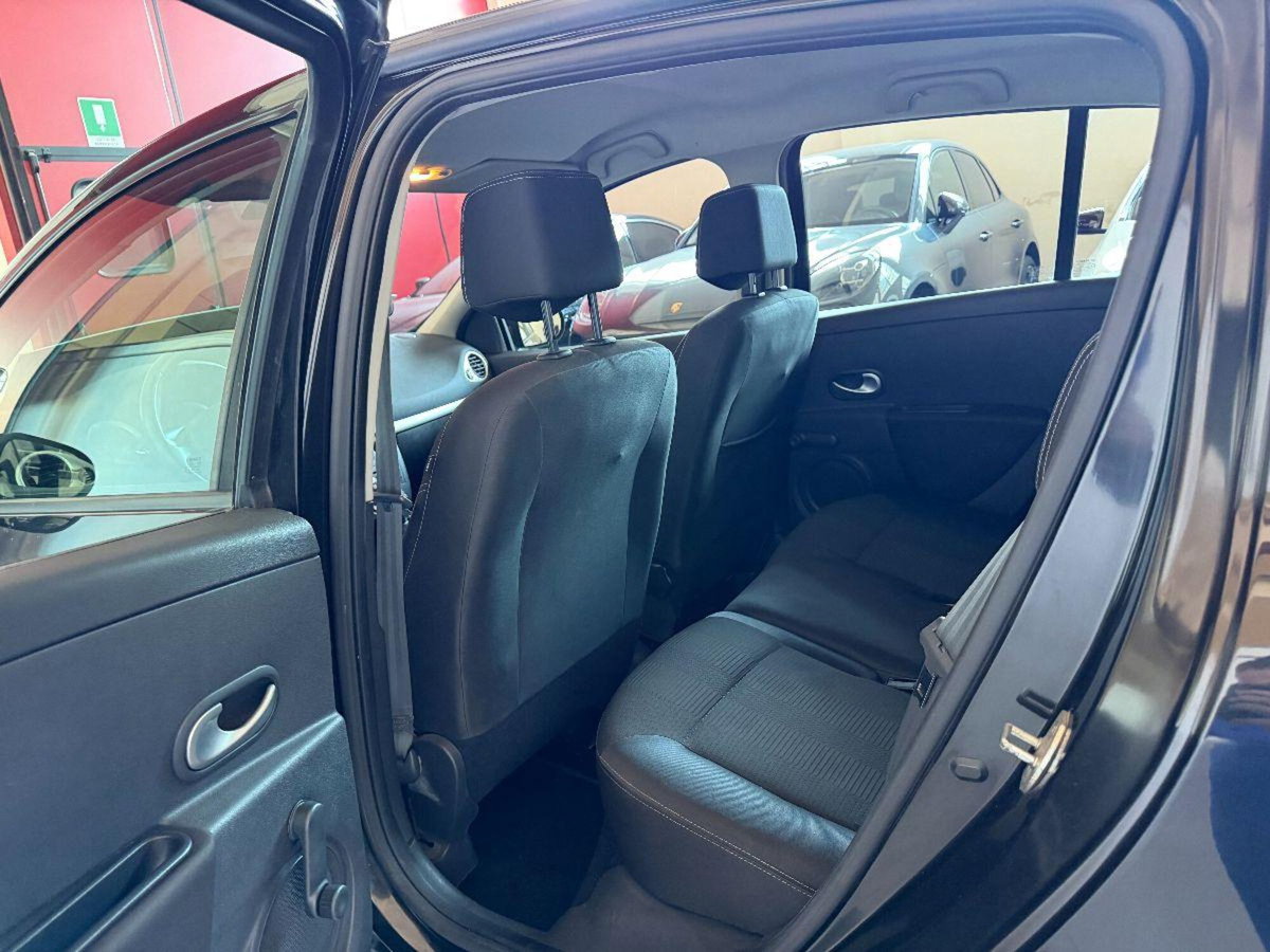 Renault Clio 1.2 16V 5 porte Dynamique (6)