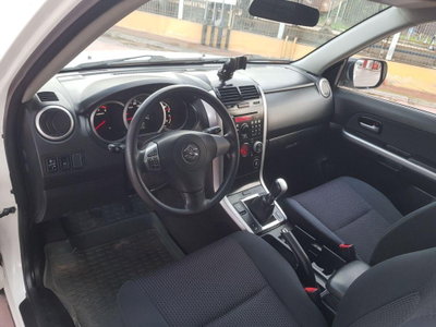 Suzuki Grand Vitara 1.9 DDiS 3p. Evolution Navi (16)